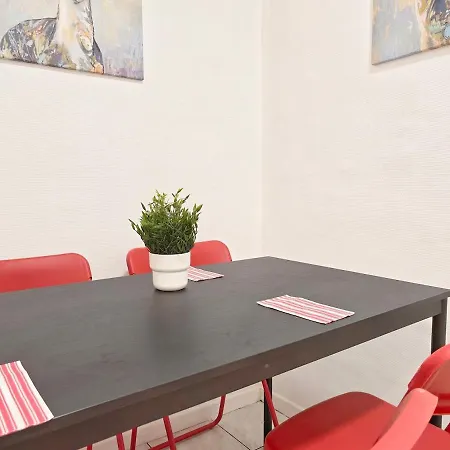 35m2 Marais 2br Near Pompidou And Metro N3-85b Paříž